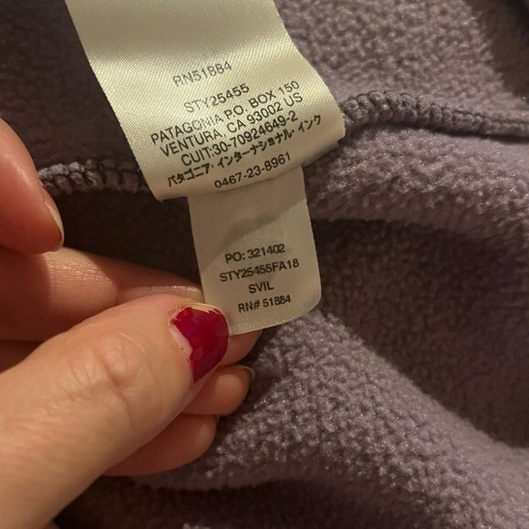Patagonia's Lightweight Synchilla Snap-T Pullover in Smoky Violet S NWOT - Picture 4 of 12